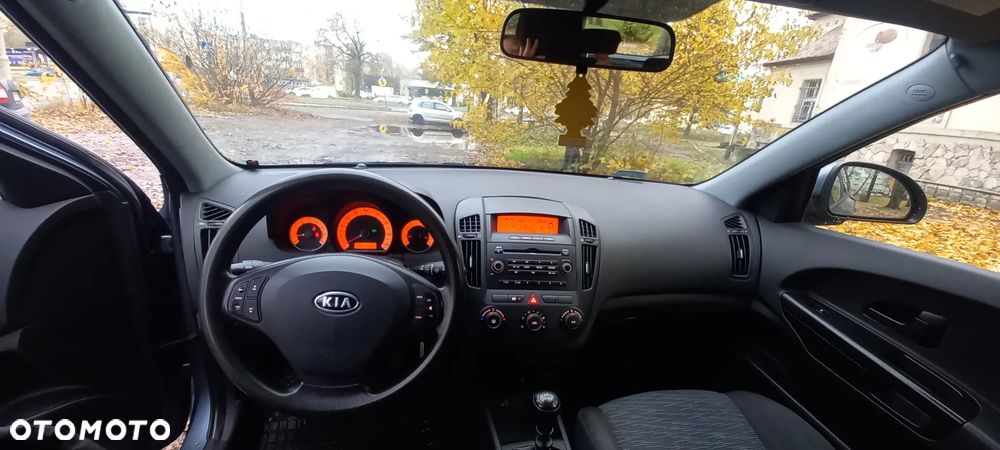 Kia Ceed 1.6 Comfort + - 10