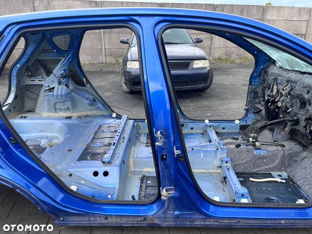 PRÓG PRAWY SŁUPEK ĆWIARTKA SUZUKI SX4 S-CROSS ZUM - 1