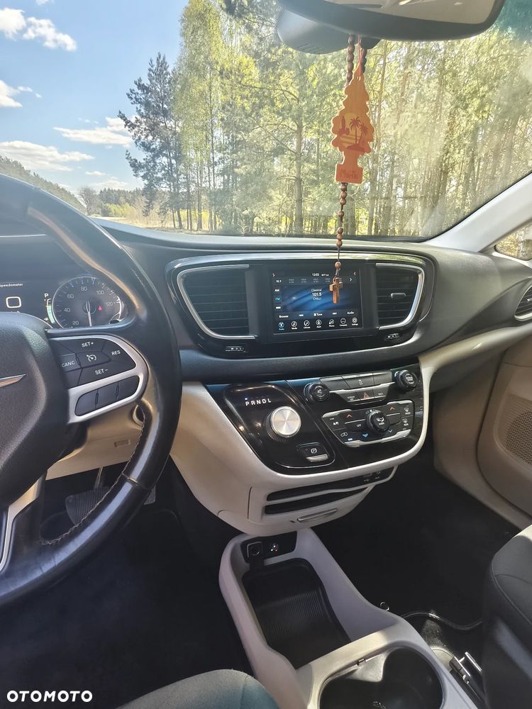 Chrysler Pacifica - 9