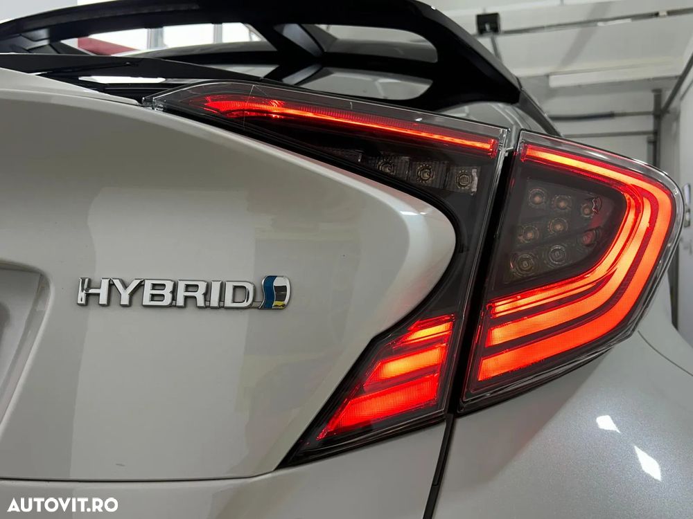 Toyota C-HR Hybrid Style Selection - 18