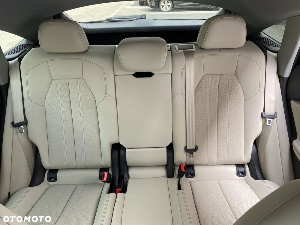 Audi Q5 Sportback - 25