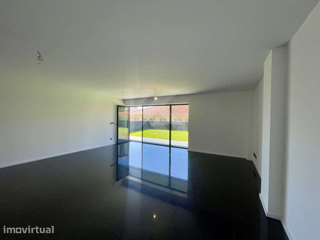 Apartamento T4 com jardim - Ilhéus, Sé, Funchal - Grande imagem: 4/37