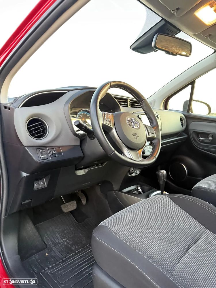 Toyota Yaris 1.5 HSD Exclusive+P.Luxury - 7