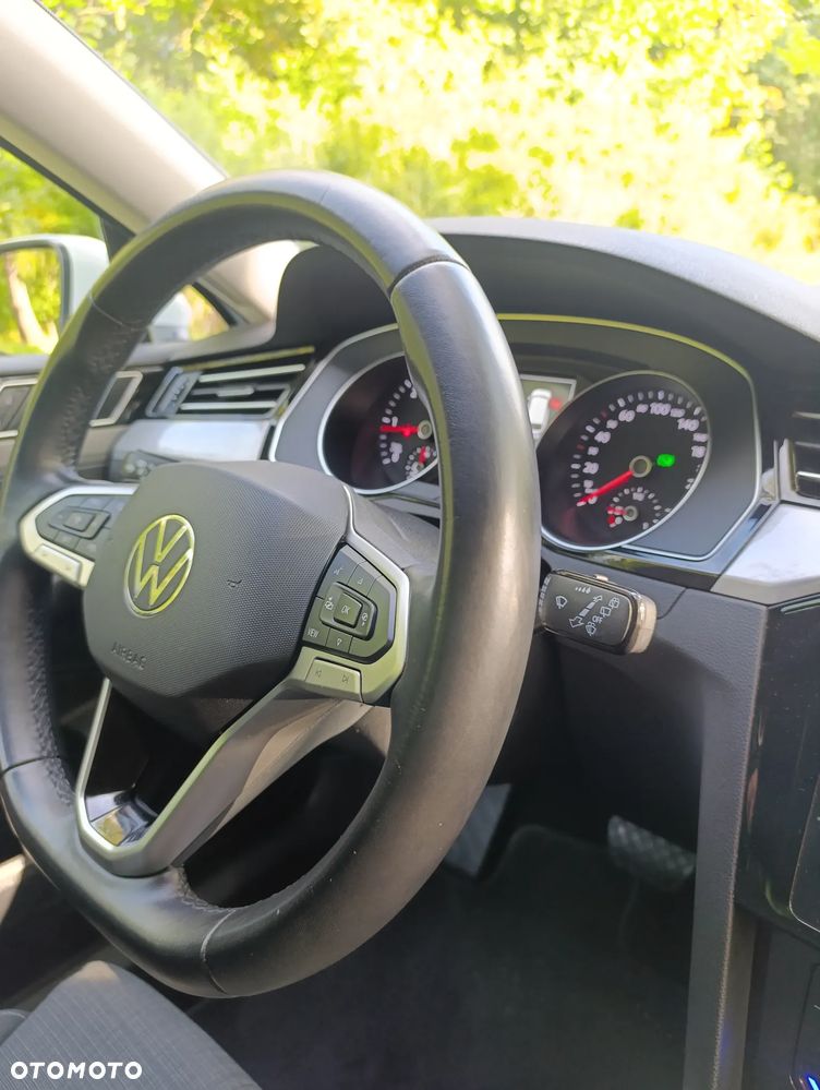 Volkswagen Passat 2.0 TDI Business DSG - 28
