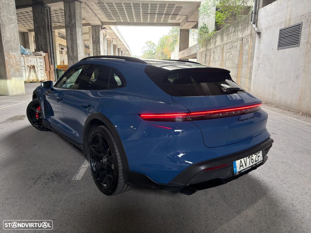 Porsche Taycan Cross Turismo 4S - 8