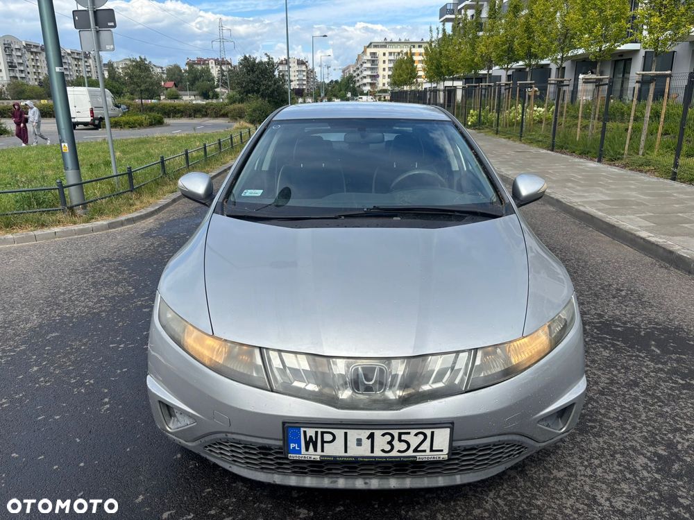 Honda Civic 1.8 Executive - 3
