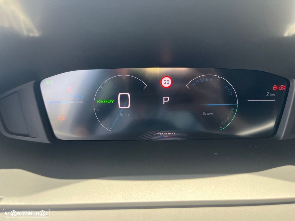 Peugeot e-208 - 13