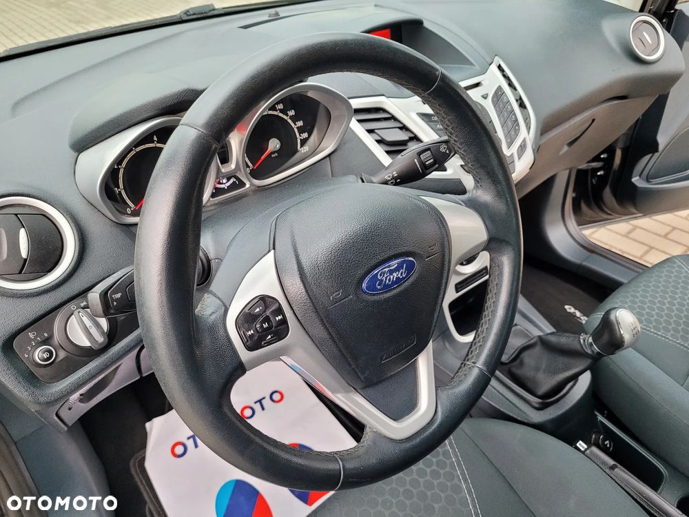 Ford Fiesta 1.25 Titanium EU5 - 13