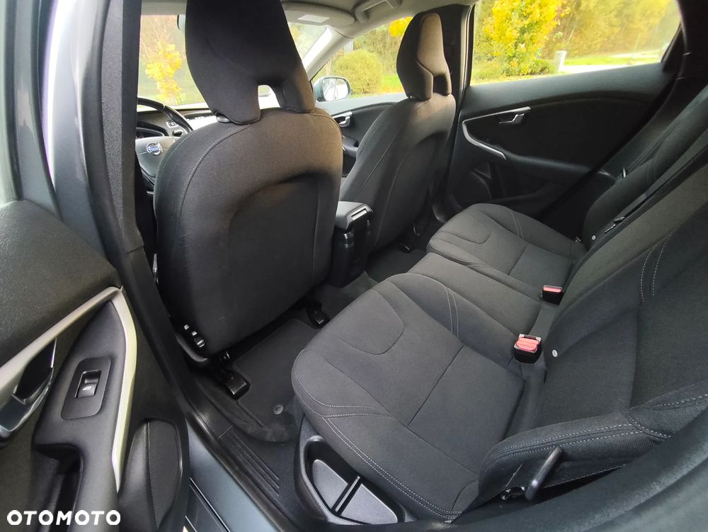 Volvo V40 D2 Momentum - 14