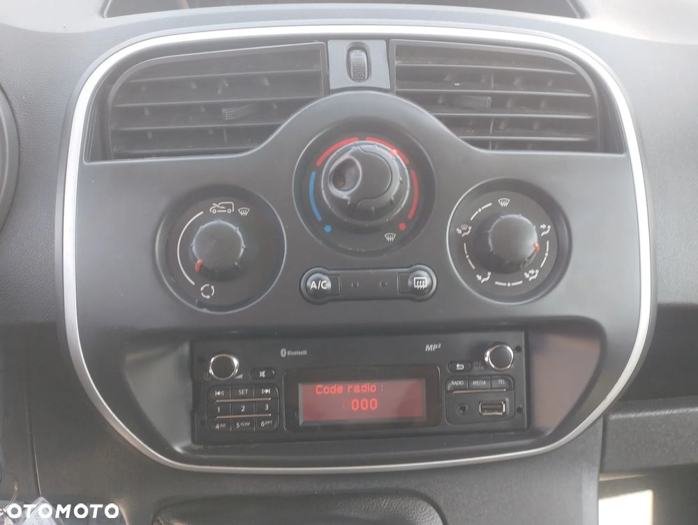 Renault Kangoo Chłodnia 75KM 2 zasilania chłodni Klima - 14