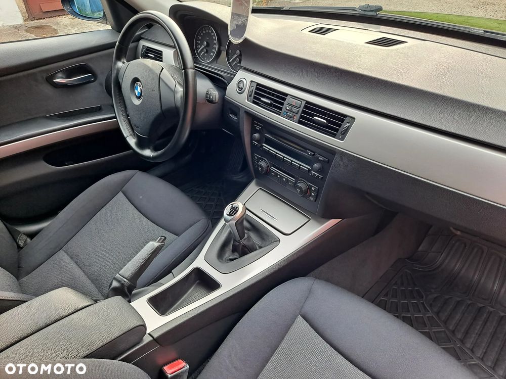 BMW Seria 3 320i - 7