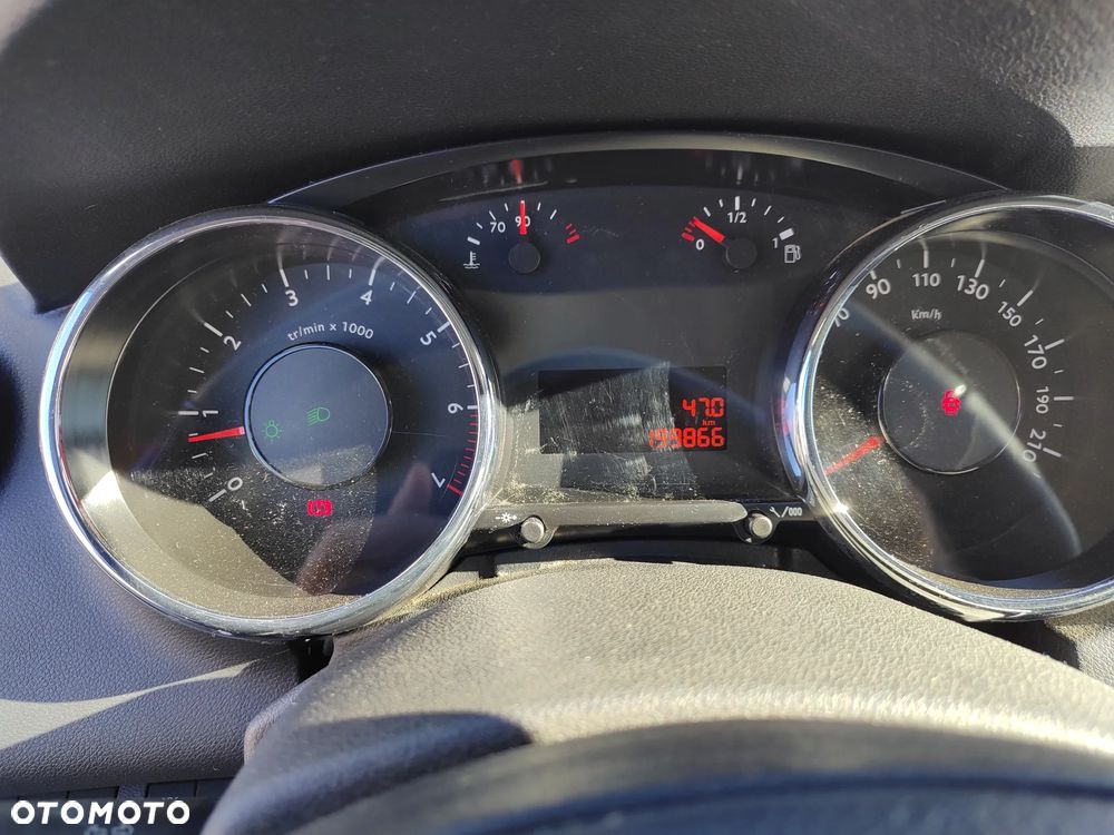 Peugeot 5008 1.6 THP Active 7os - 21