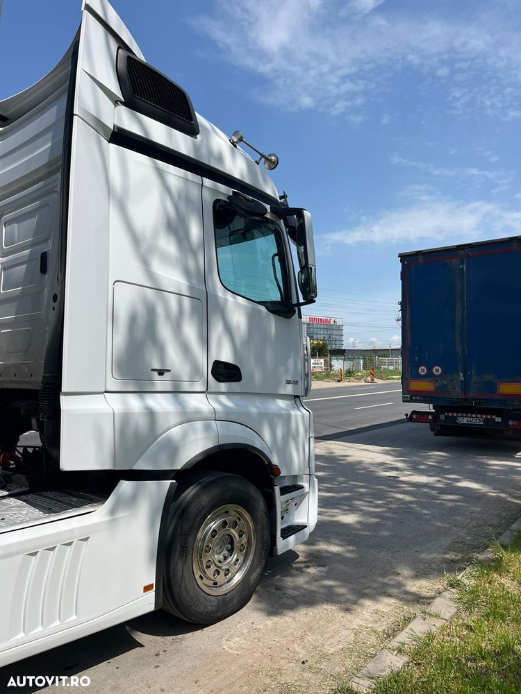 Mercedes-Benz Actros - 11