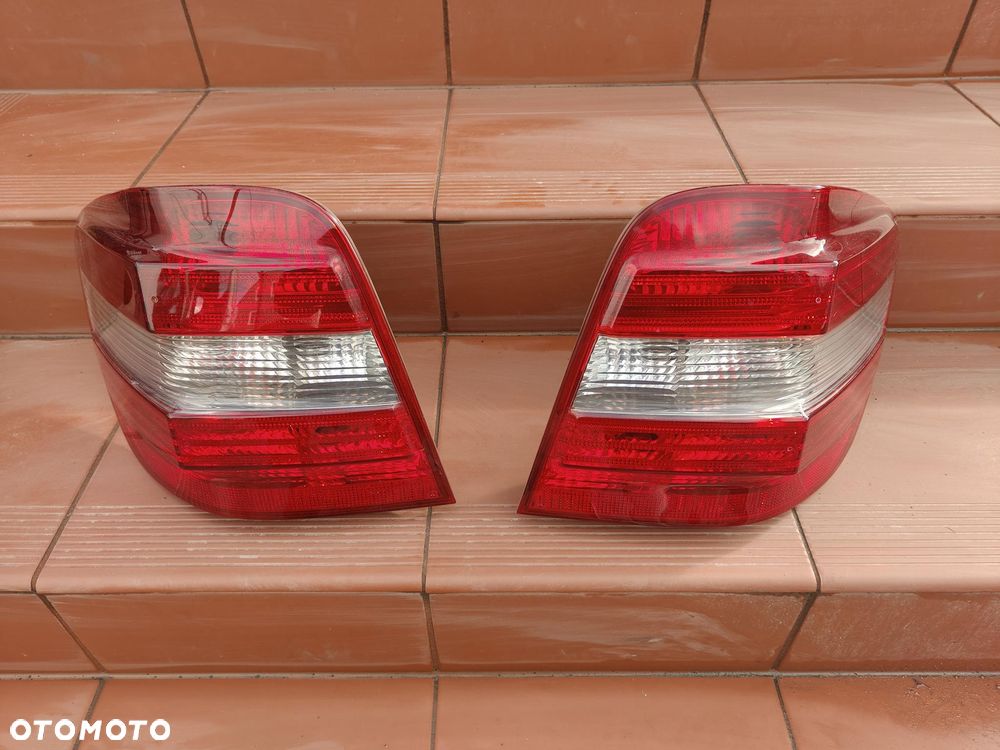 MERCEDES ML W164 Lampa Tylna Jasna Lewa Prawa Tył 05-08 - 2