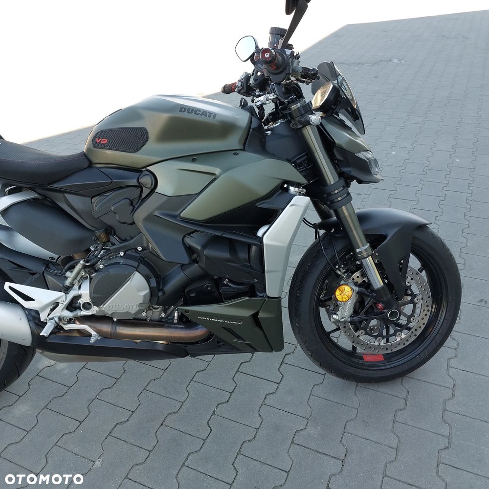 Ducati Streetfighter V2 - 3