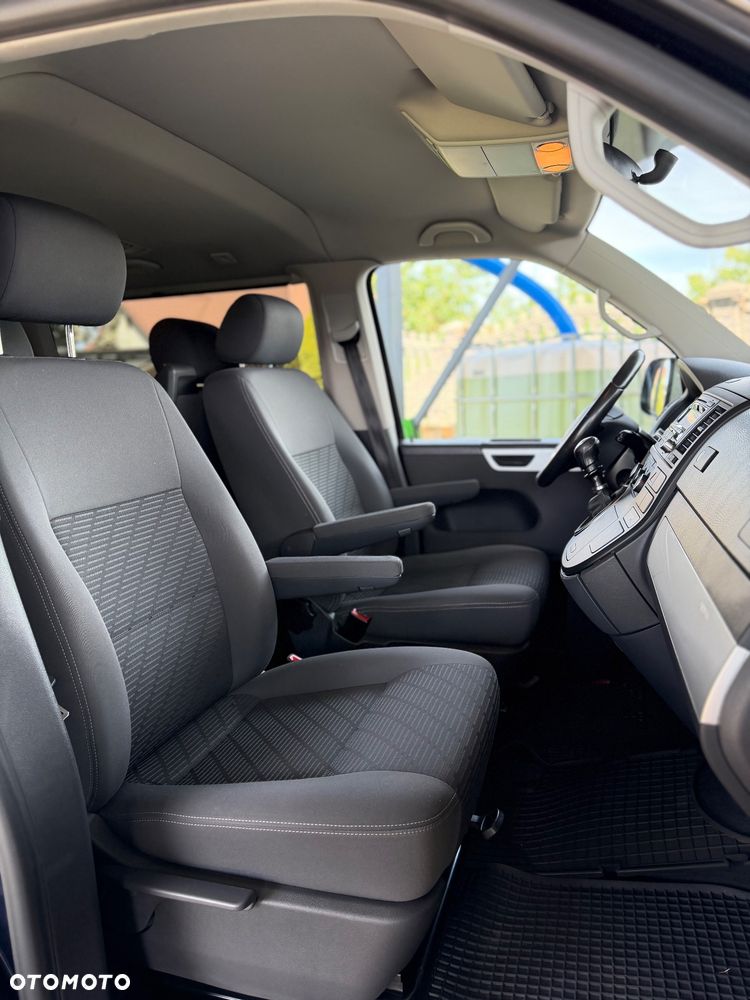Volkswagen Multivan - 16