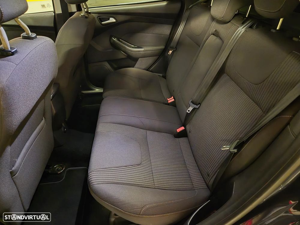 Ford Focus SW 1.6 TDCi Titanium Best - 27