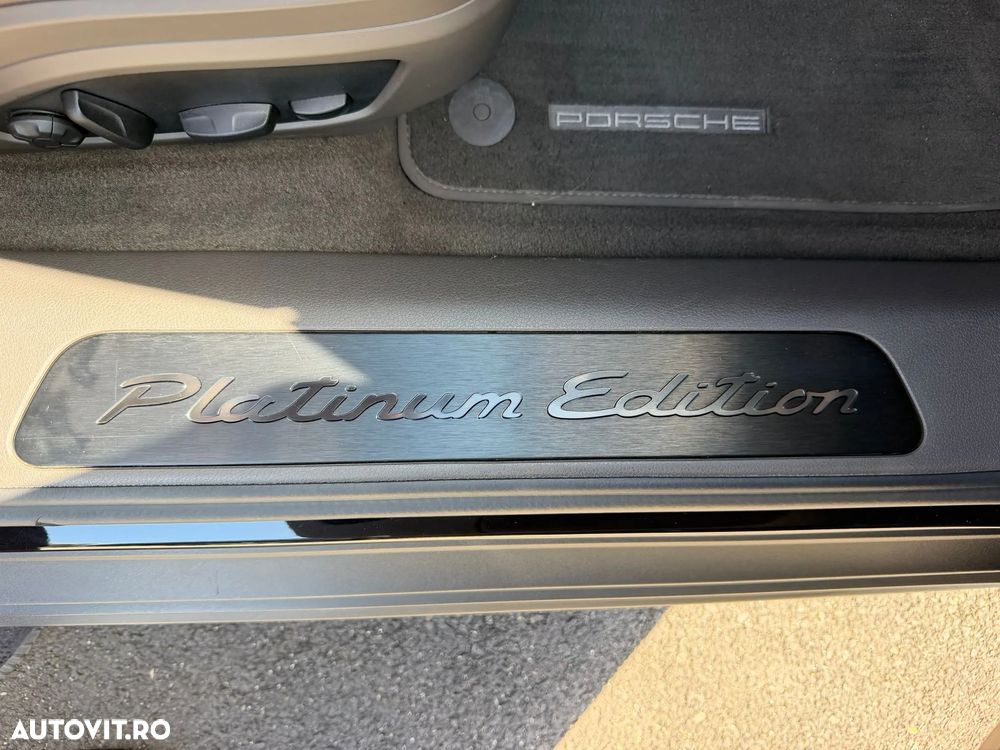 Porsche Panamera 4 Platinum Edition - 32