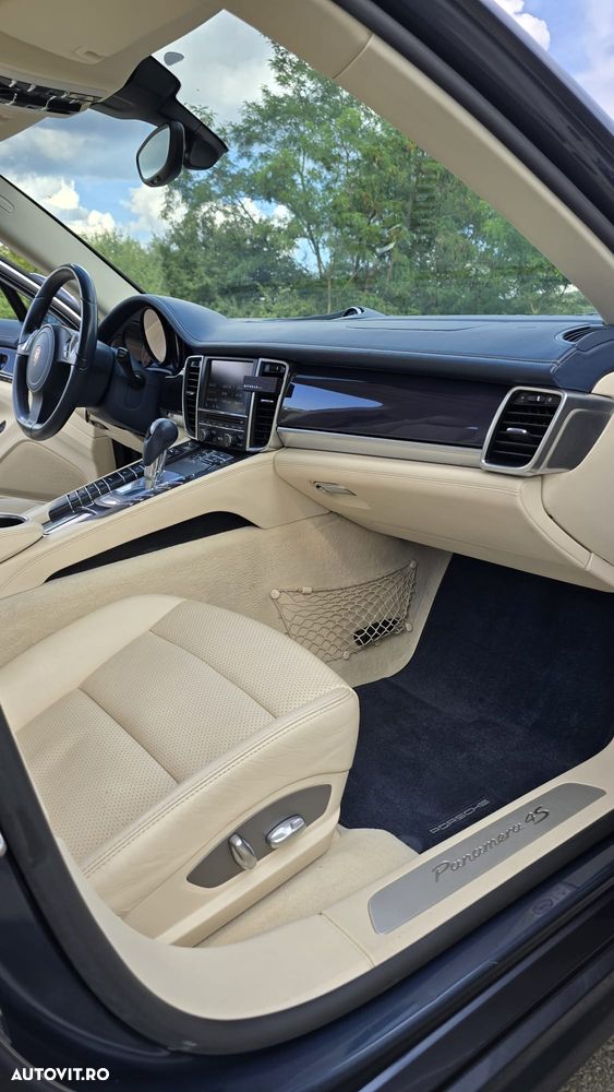 Porsche Panamera - 11