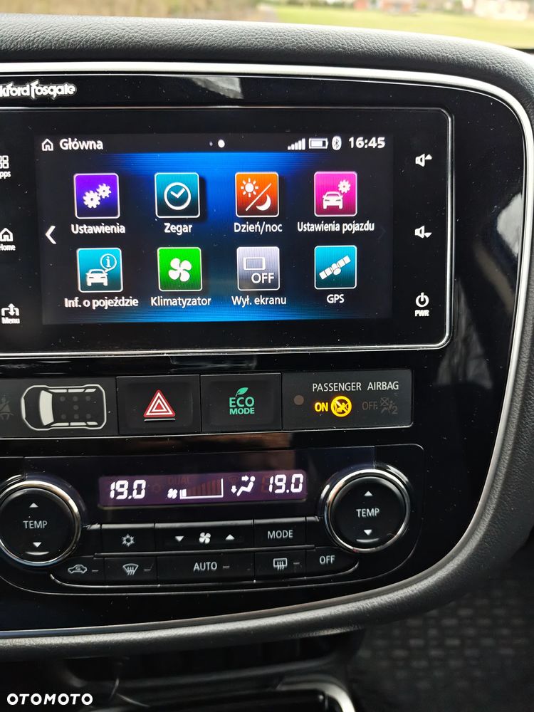 Mitsubishi Outlander 2.0 Intense + Navi 4WD CVT - 25
