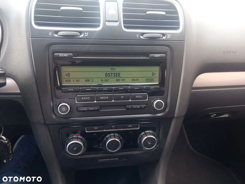 Volkswagen Golf - 34