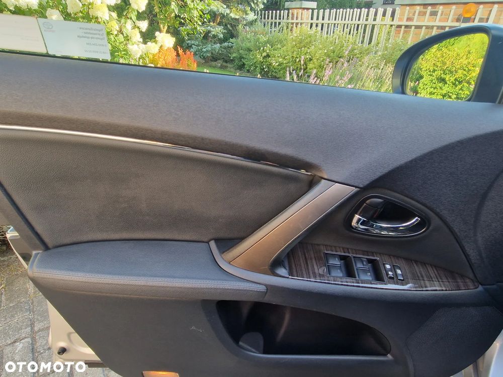 Toyota Avensis 1.8 Premium EU5 MS - 11