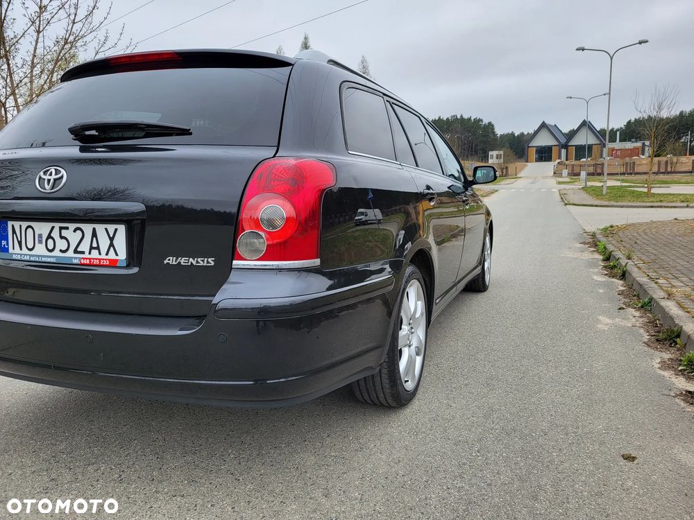Toyota Avensis 1.8 VVT-i Executive - 27