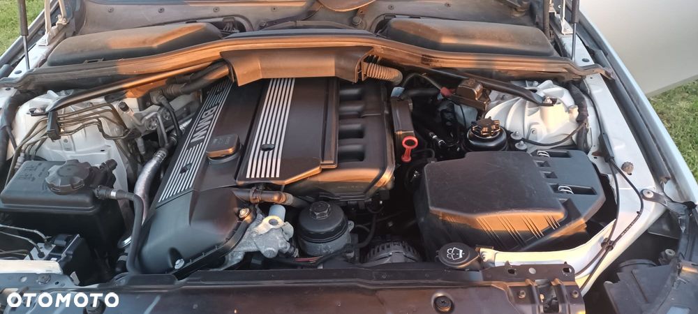 BMW Seria 5 520i - 10