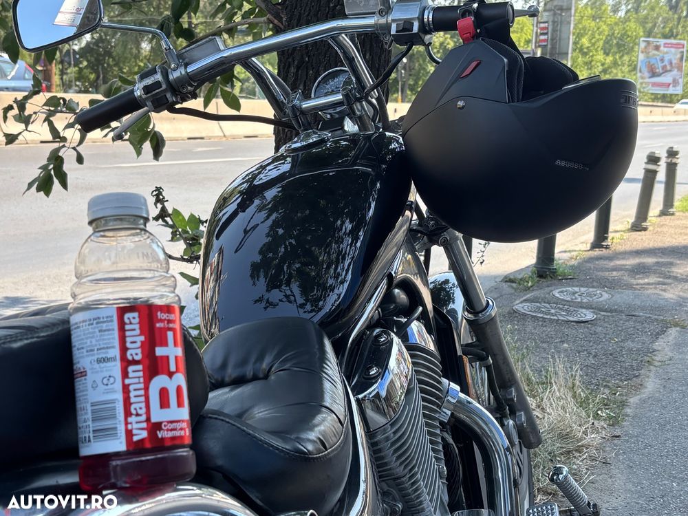 Suzuki VS 800GL Intruder - 1
