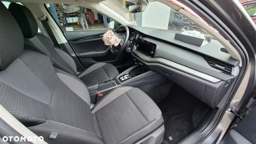 Skoda Octavia 1.5 TSI mHEV Selection DSG - 16
