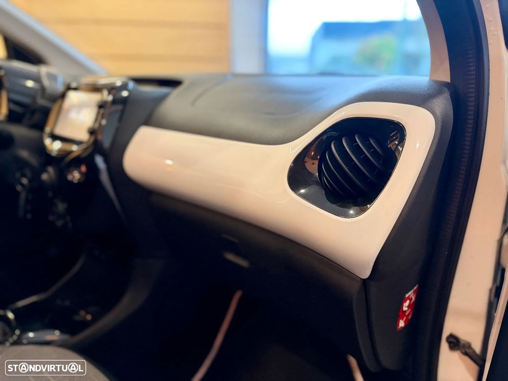 Toyota Aygo x-wave - 7