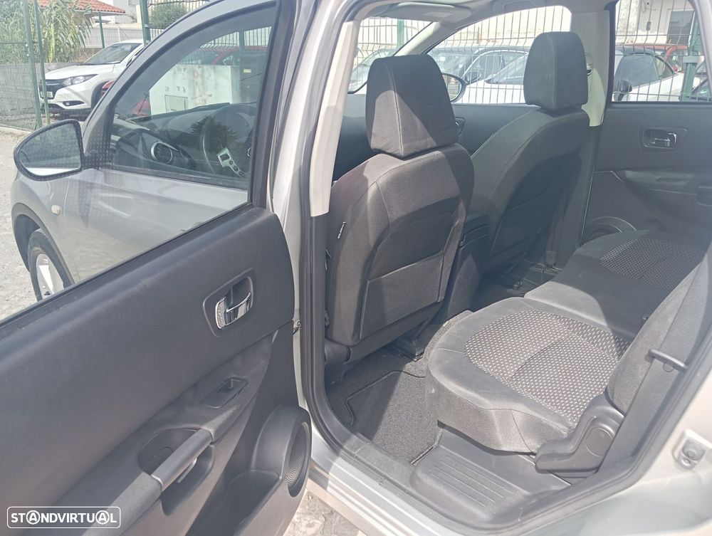 Nissan Qashqai +2 1.6 Tekna Sport 17 - 14