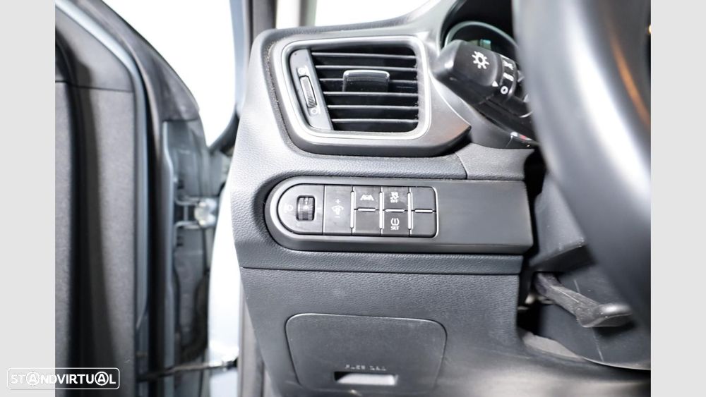 Kia XCeed 1.0 T-GDI Drive — fotografia 8