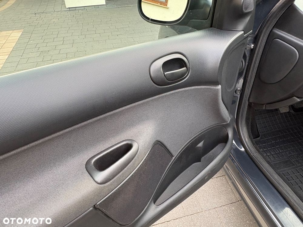 Peugeot 206 plus - 19