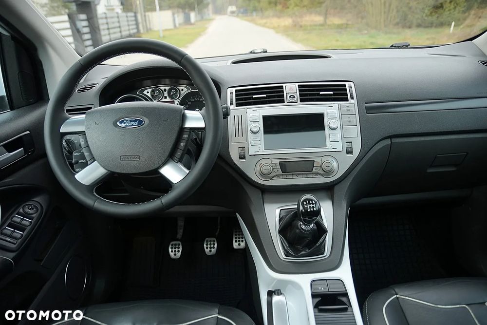 Ford Kuga 2.0 TDCi 4x4 Titanium - 25