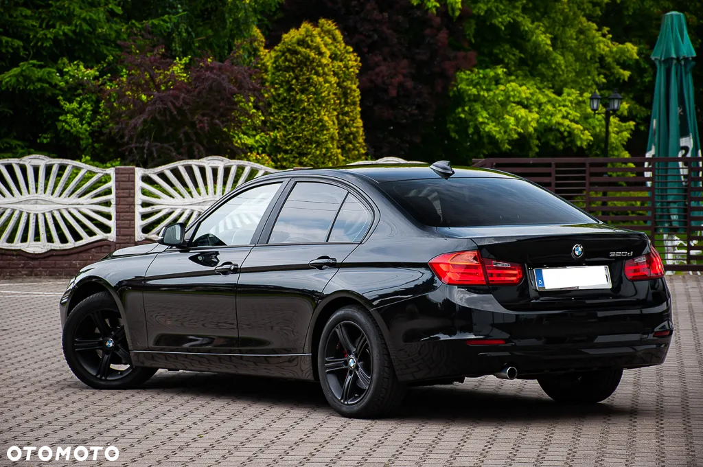 BMW Seria 3 320d Sport Line - 14
