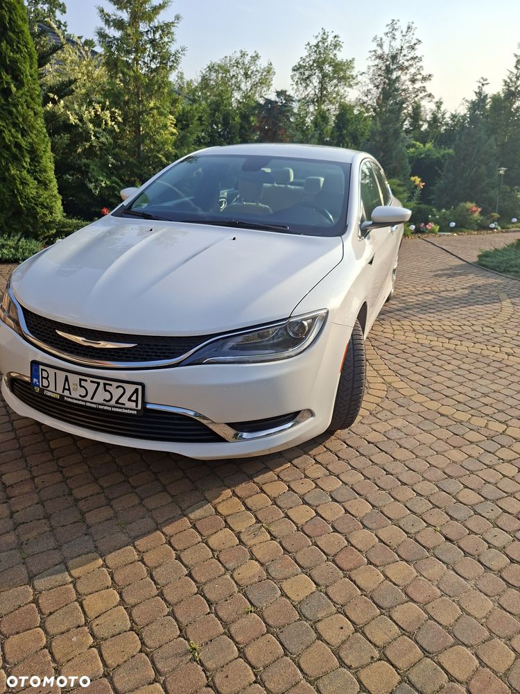 Chrysler 200