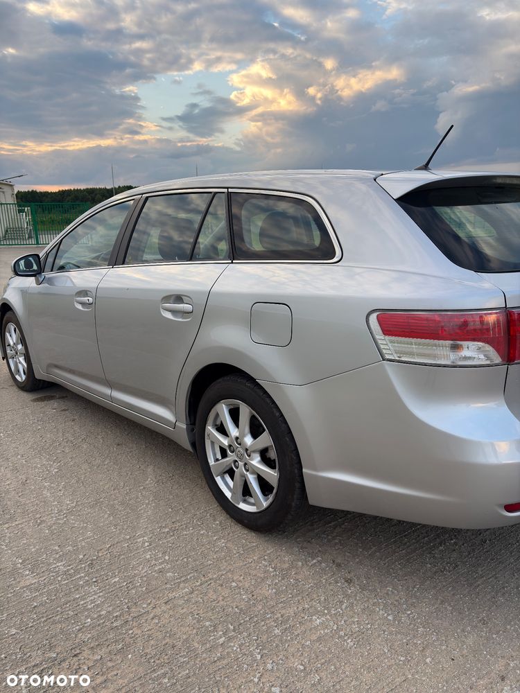 Toyota Avensis - 7