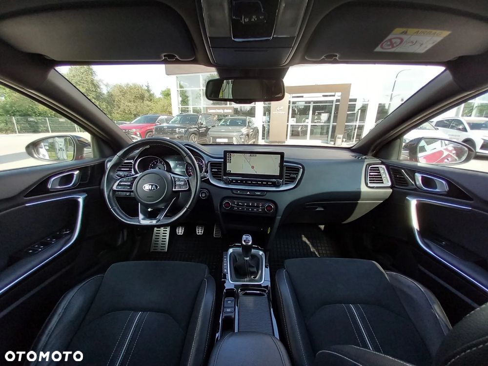 Kia ProCeed - 12