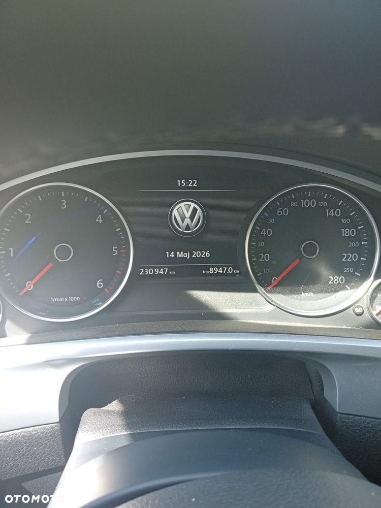 Volkswagen Touareg 3.0 V6 TDI BMT R-Style - 23
