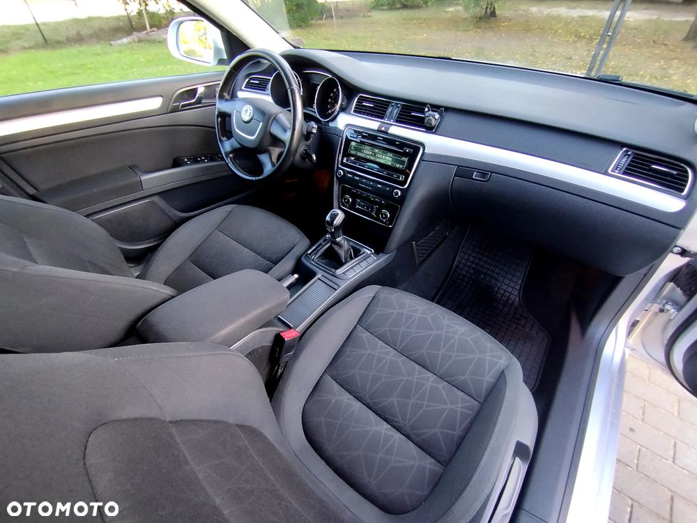 Skoda Superb 2.0 TDI Family - 10