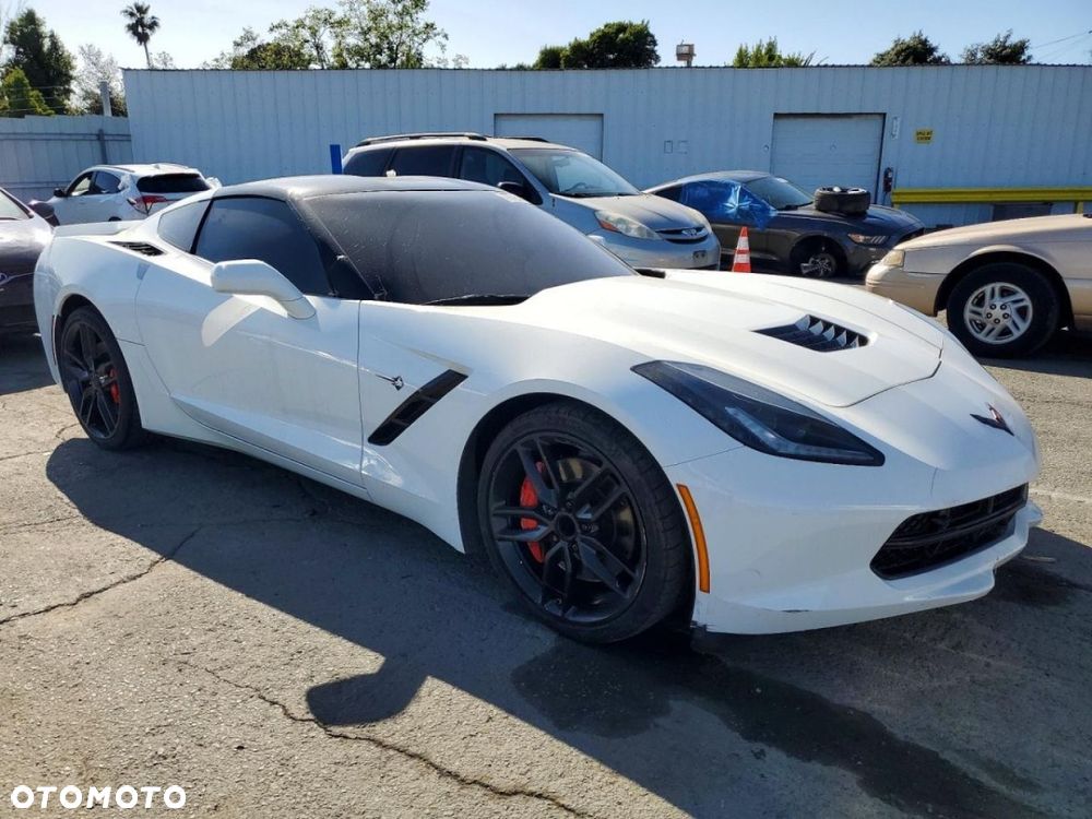 Chevrolet Corvette - 3