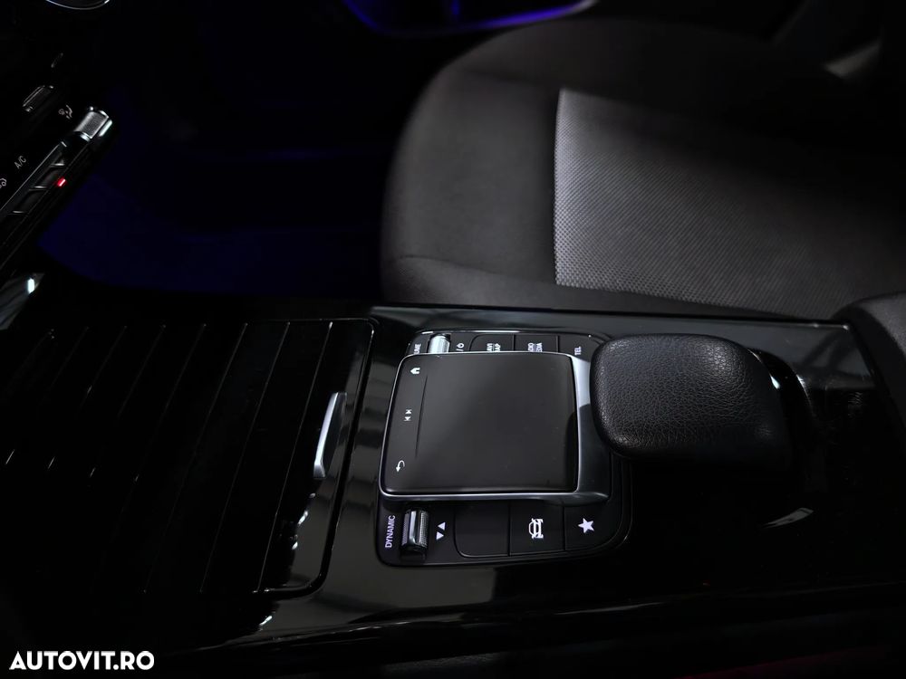 Mercedes-Benz CLA 180 7G-DCT - 27