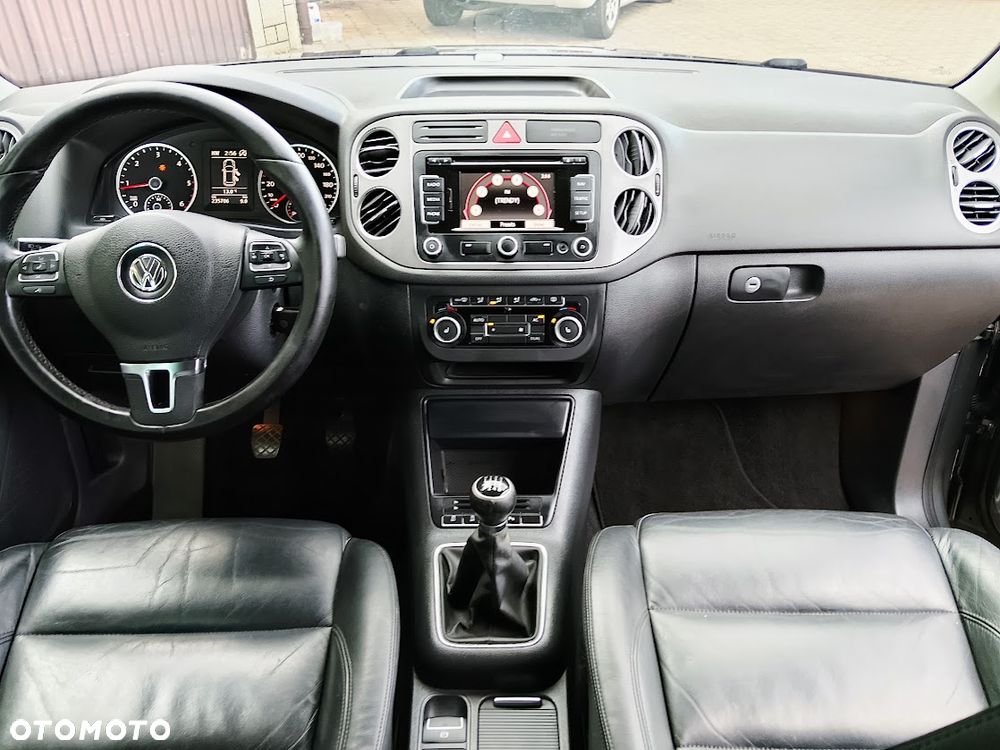 Volkswagen Tiguan 2.0 TDI DPF BlueMotion Technology Exclusive - 10