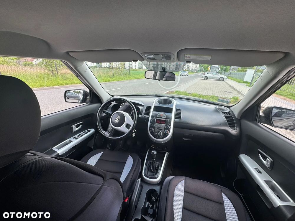 Kia Soul 1.6 L - 12