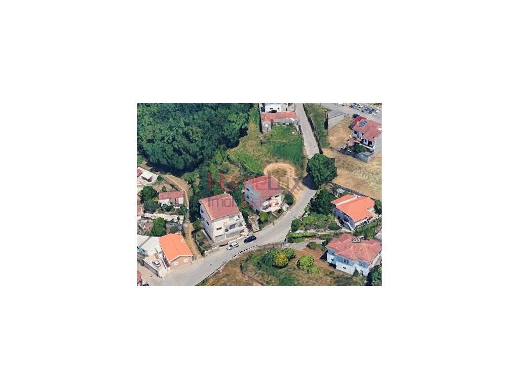 Moradia T6 com três pisos independentes | Fânzeres - Grande imagem: 2/4
