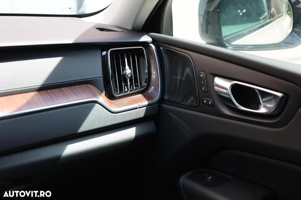 Volvo XC 60 T6 AWD Recharge Ultimate Black Edition - 9