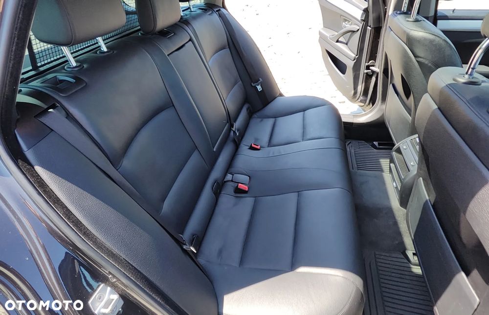 BMW Seria 5 525d Sport-Aut Luxury Line - 24