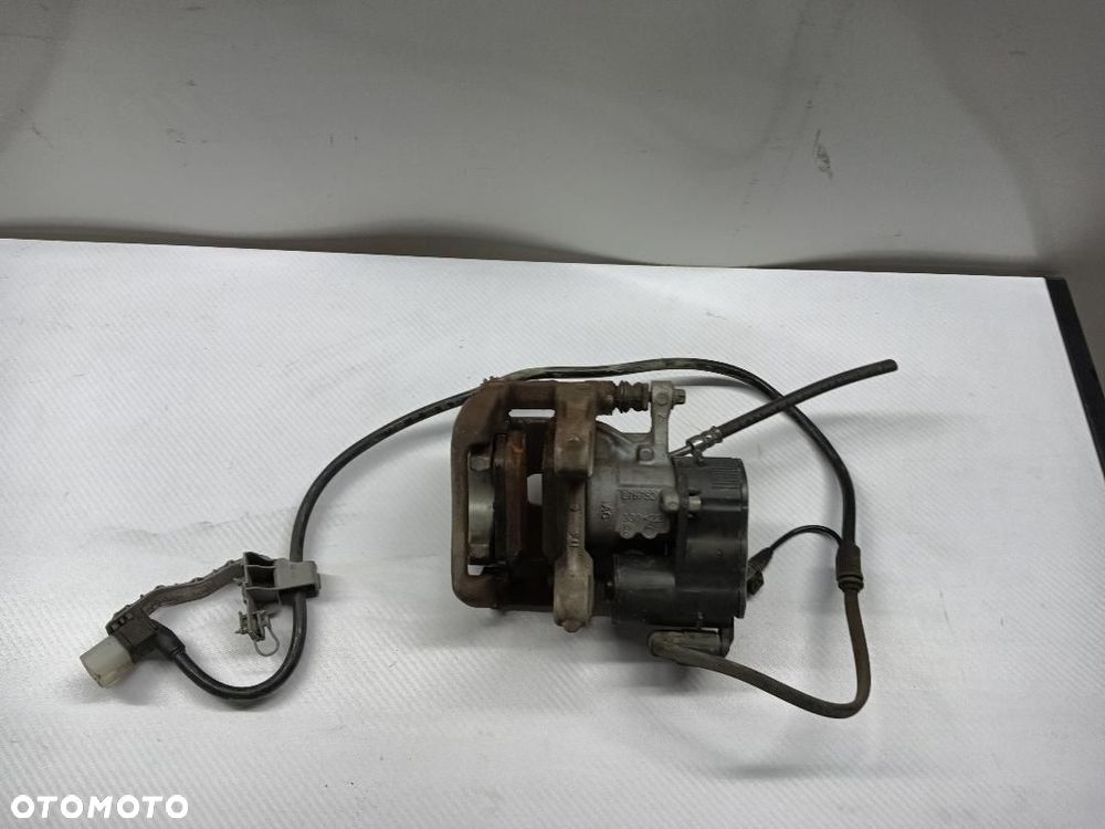 ZACISK TYŁ TYLNY PRAWY MERCEDES A35 W177 A2474230700 - 5