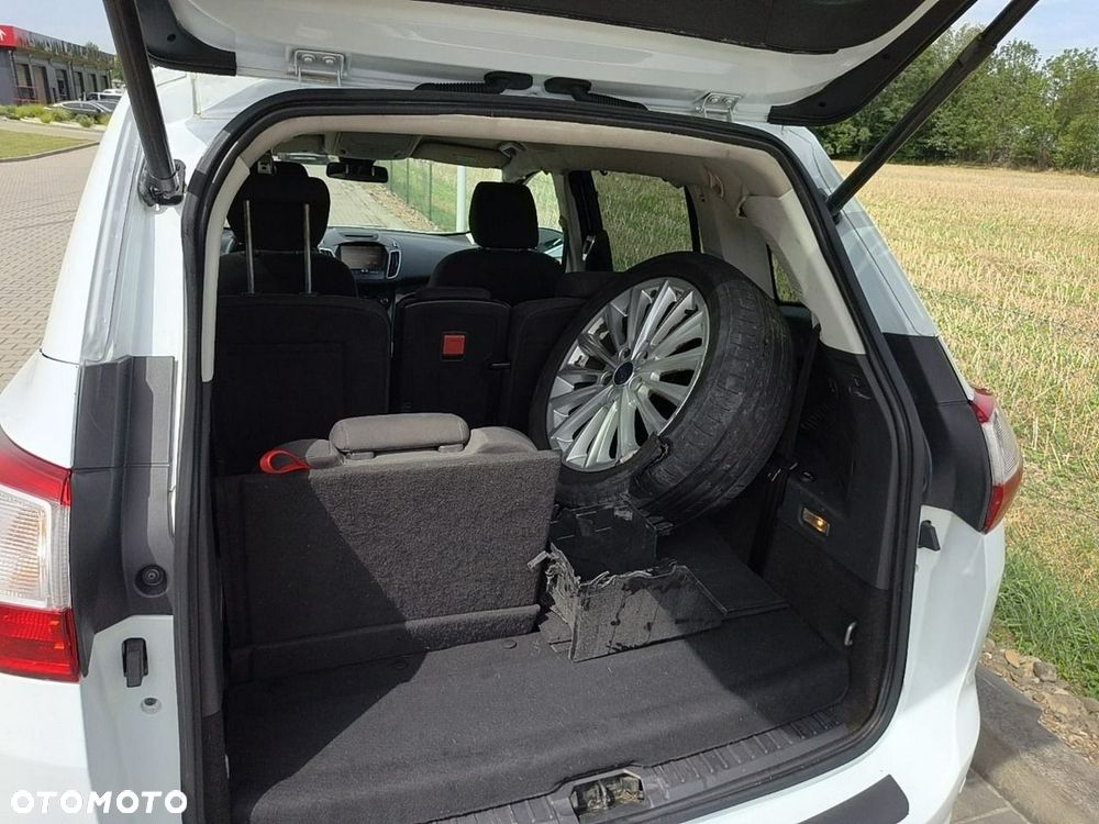 Ford Grand C-MAX - 18
